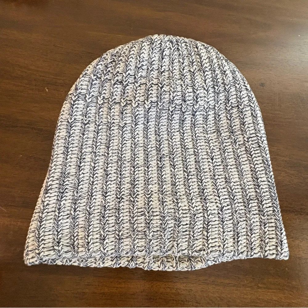 Love Your Melon Womens White Grey blue Knit Beanie winter warm hat